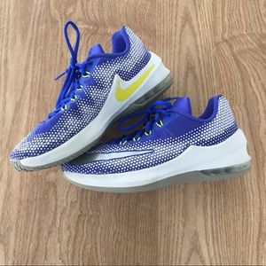 Nike Air Max Infuriate Sneakers Sz 6 Youth